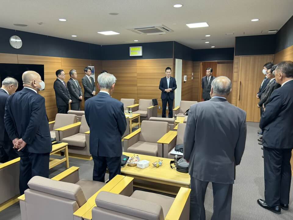 越前町議会を訪問